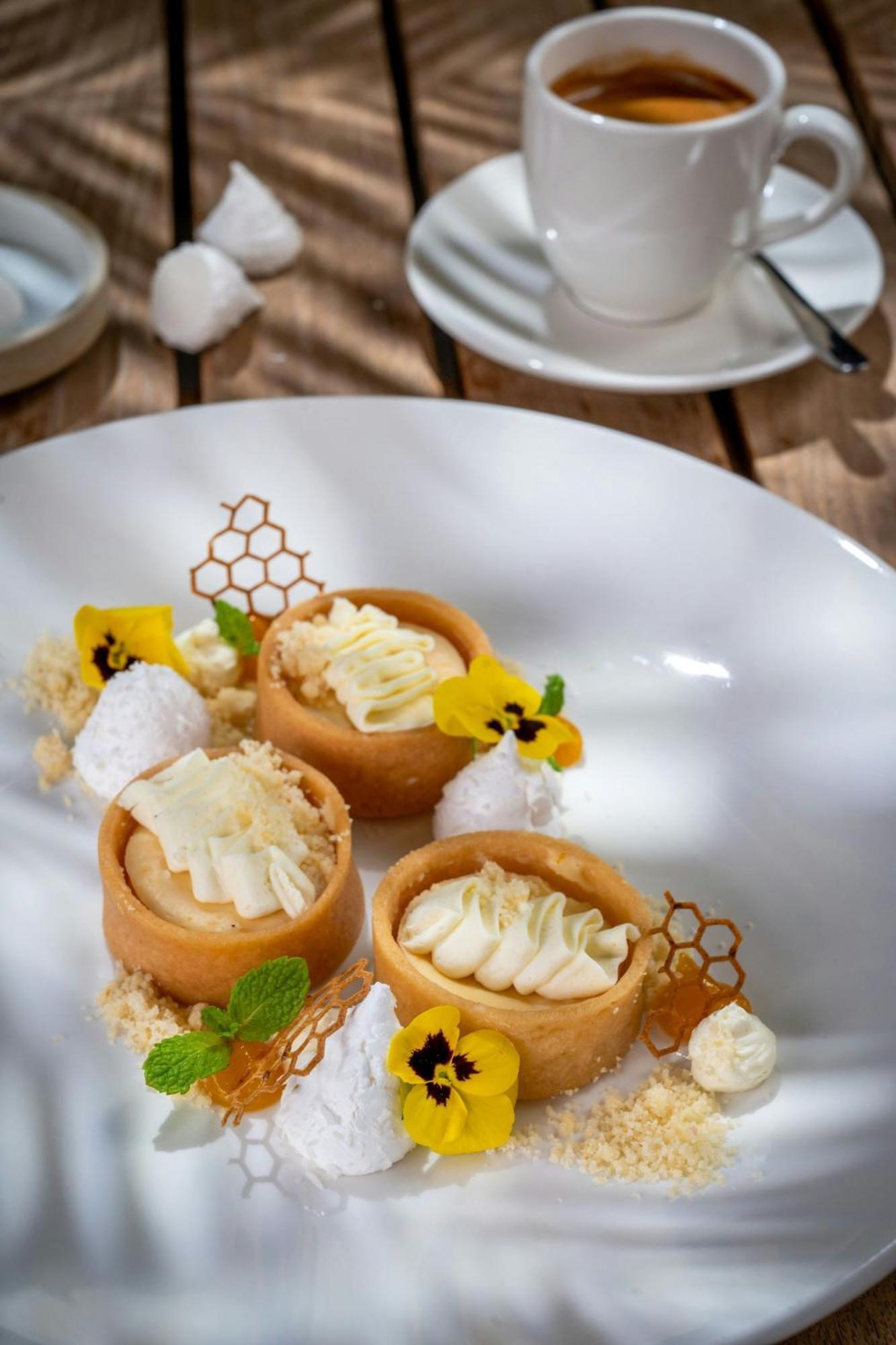 Marriott Hotel Al Jaddaf, Dubai Exterior foto A dessert
